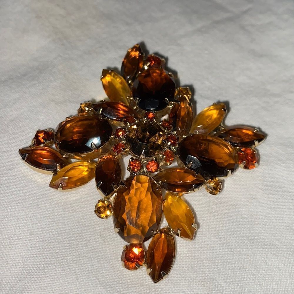 Hattie Carnegie (?) rhinestone  brooch